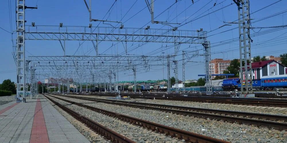 Ул железнодорожная омск. Жд вокзал тыва. омск-симферополь жд. поезд омск симферополь. омский железнодорожник.