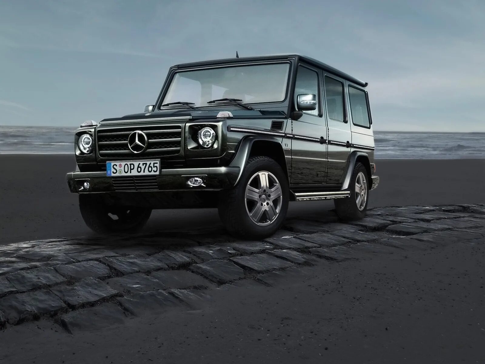 Машины мерседес гелик. Mercedes Benz g320. Мерседес-Бенц Гелендваген g320. Мерседес Бенц g500. Мерседес-Бенц g 320.