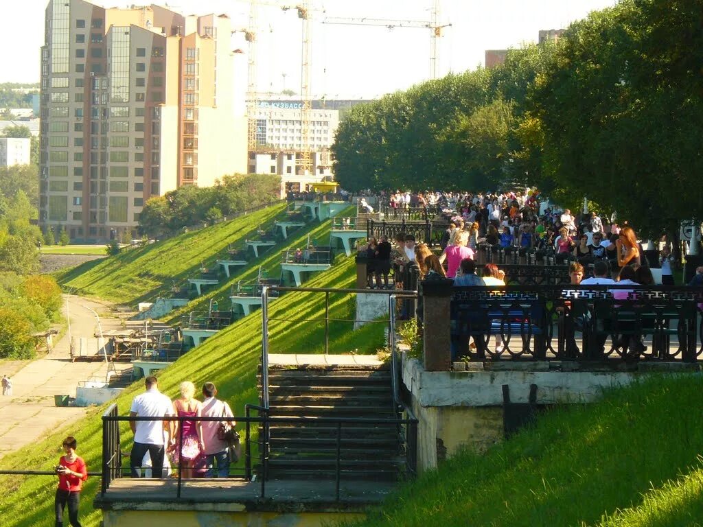 Погулять кемерово. Кемерово население. Кемерово население фото. Березовский Кемеровская численность нас. Где можно погулять в Кемерово.