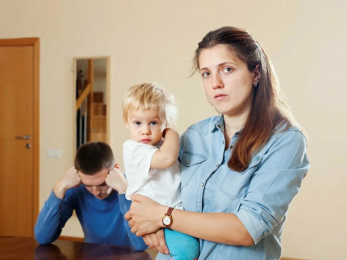 Родить в гражданском браке. Родители и дети. Опекун ребенка. Гражданский брак дети. Ребенок от женатого.