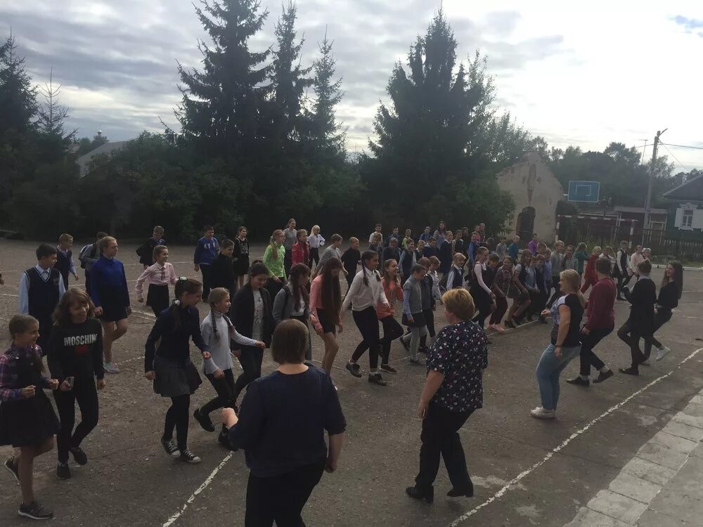 Велиж 2. Средняя школа 2 велиж 2016. школа номер 2 города велиж. школа в городе велиж.