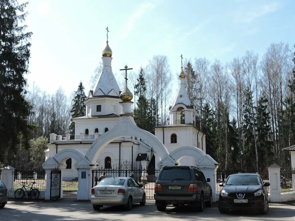 храмы дубны московской. церковь в дубне московской области. церковь похвалы пресвятой богородицы дубна. церковь пантелеимона целителя, дубна. дубна московская область храм всех святых.