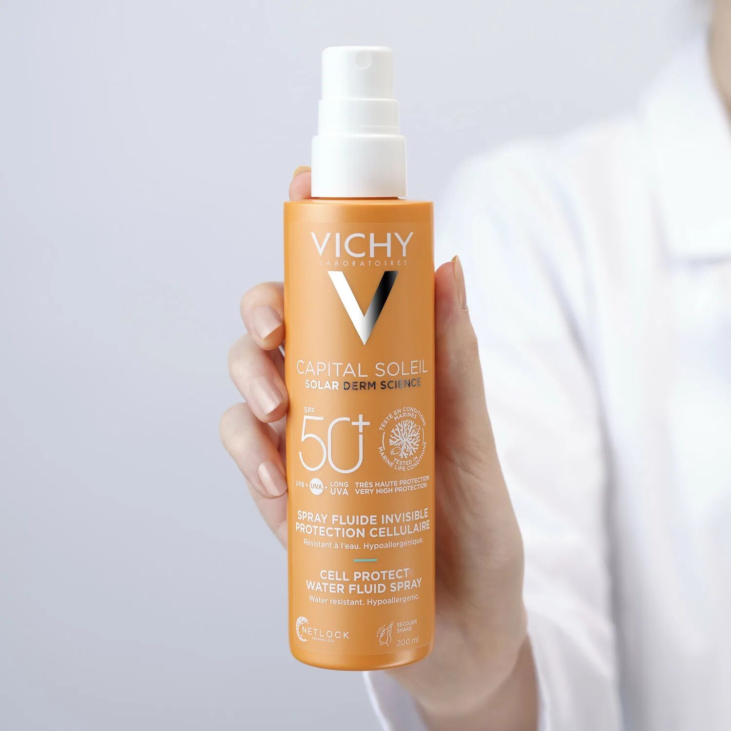 Виши флюид спф. Vichy capital soleil spf 50 флюид. vichy солнцезащитный спрей. vichy capital soleil солнцезащитные средства. vichy capital soleil защитный спрей с гиалуроновой кислотой spf50 200 мл.