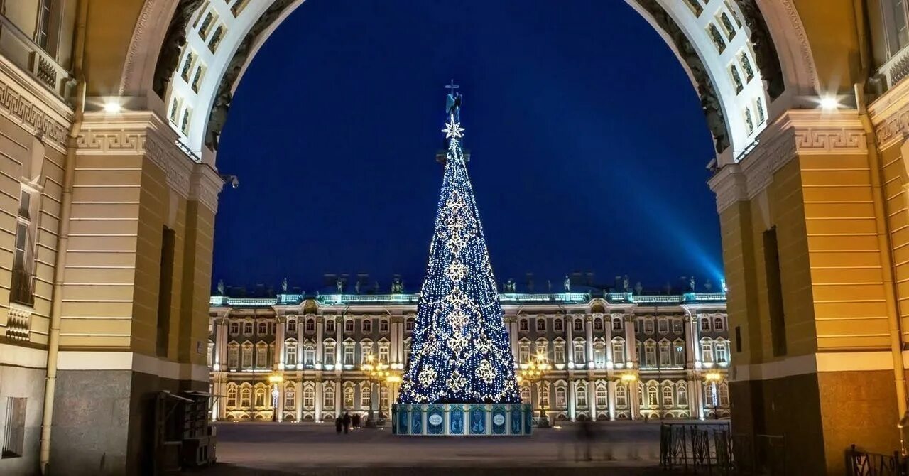Дворцовая площадь в санкт петербурге украшена. Дворцовая площадь в санкт-петербурге елка. дворцовая площадь в санкт-петербурге зима. зимний петербург дворцовая площадь. дворцовая площадь зимой 2025.