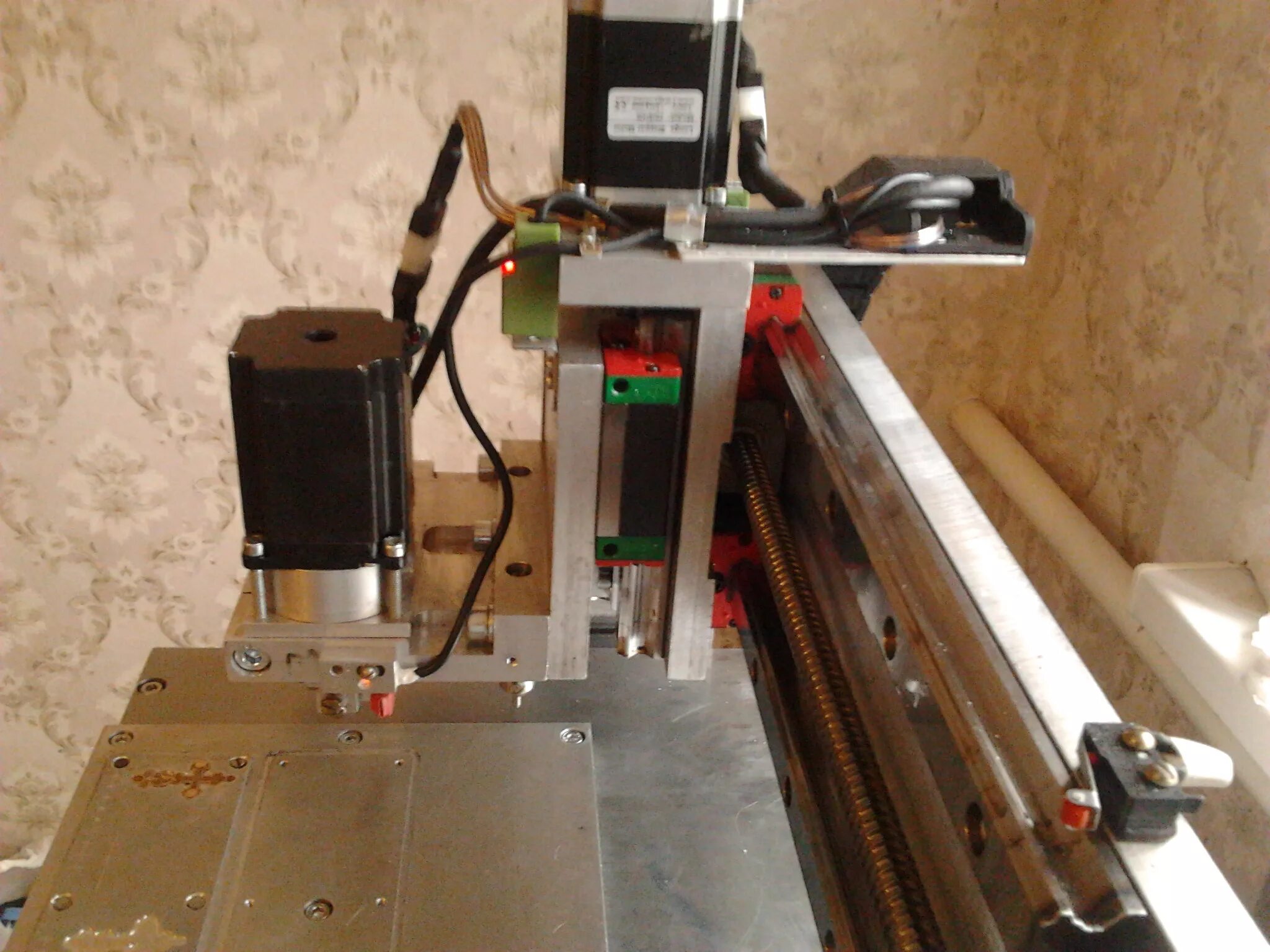 Cnc расшифровка. Станок для нанесения алмазной грани. микрофрезер чпу для ювелиров. чпу расшифровка станок. сверлильный станок a387.
