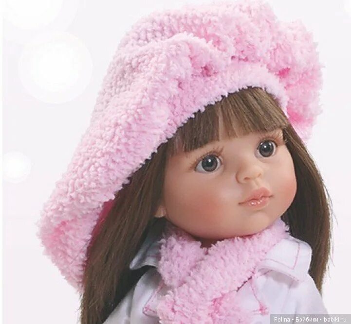 Куплю куклу шопик. Кукла Паола Рейна Кэрол. Беретик на Паола Рейна. Паола Рейна кукла в розовом. Паола Рейна в розовом.