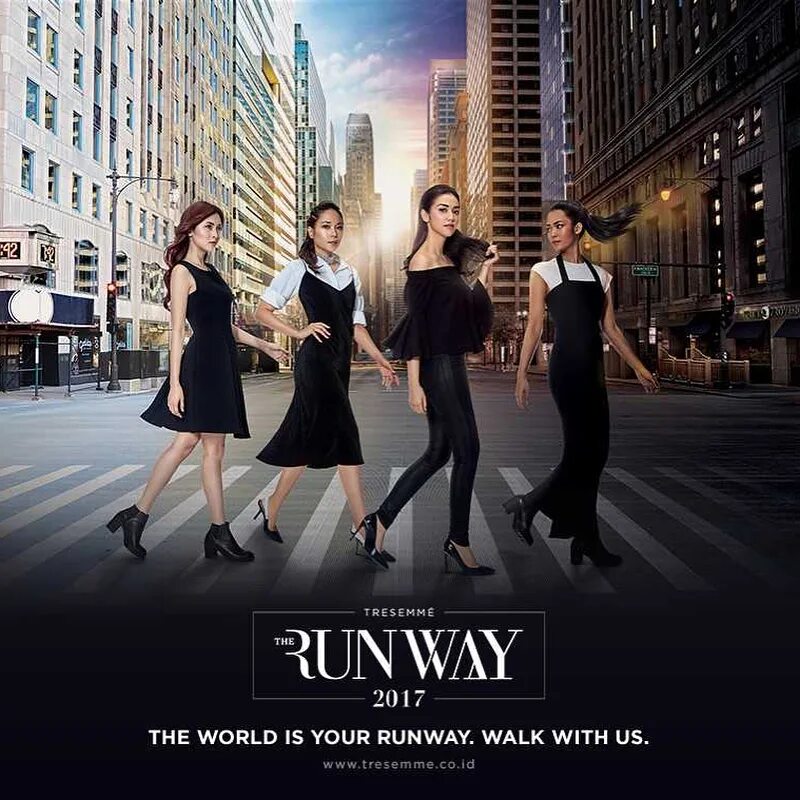 Runway walk. Carl gallagher. Модели взорвали показ мод. Коллаж vogue. Runway walk саундтрек к сериалу.