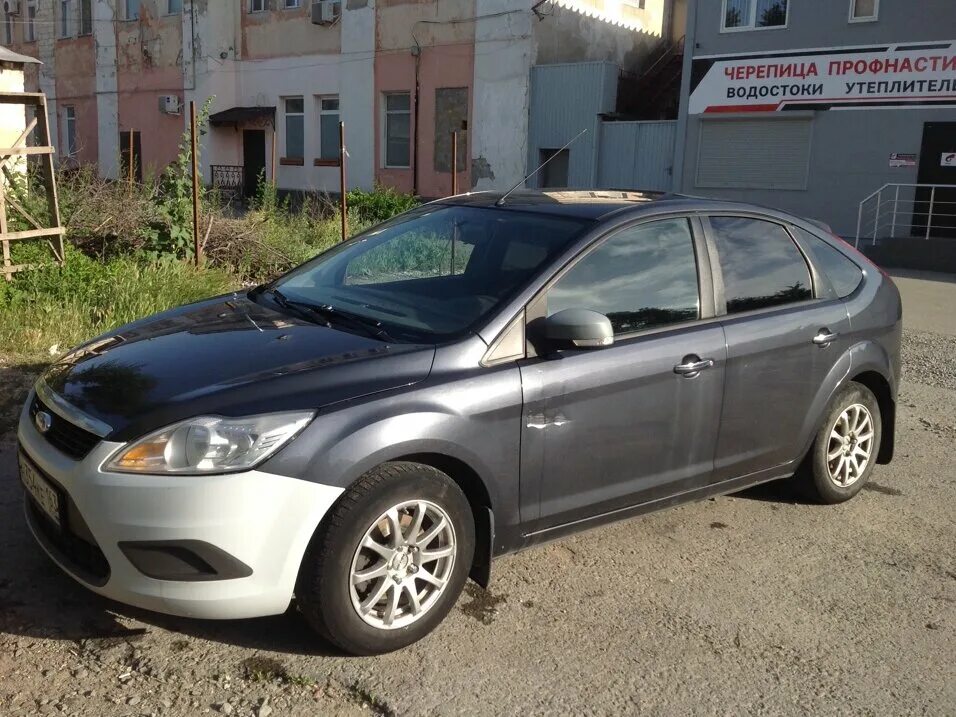 Купить форд симферополь. Ford Focus II 2010 серый. Форд фокус 2 хэтчбек серый. Форд фокус 2010 хэтчбек серый. Серый Форд фокус хэтчбек 2009.