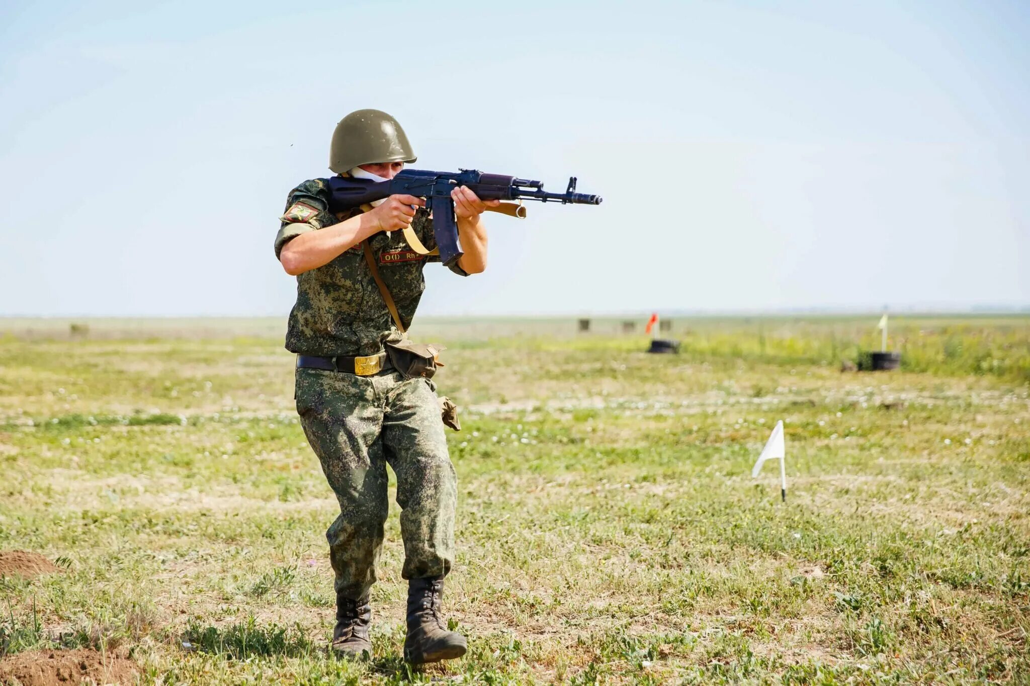 Автомат Калашникова АК-74 стрельба. Военные стрельбы. Учебные стрельбы. Побегу рф