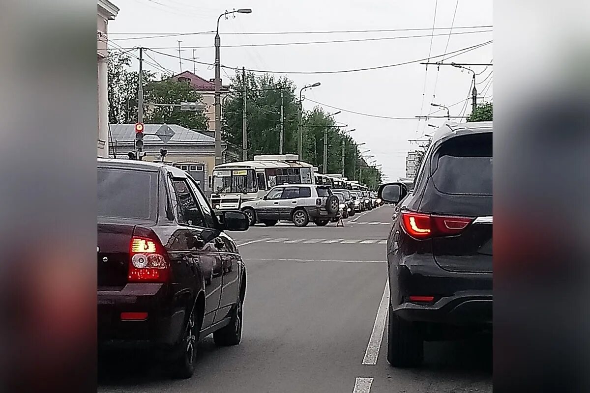 ДТП сегодня в Кургане на Куйбышева. Авария Курган у универмага. ДТП Курган выходные дни. Инцидент Курган ВКОНТАКТЕ. Новости кургана сегодня последние свежие события регион