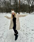 Звенит январская вьюга: фото звёздных красоток в снегу Новое Радио Дзен