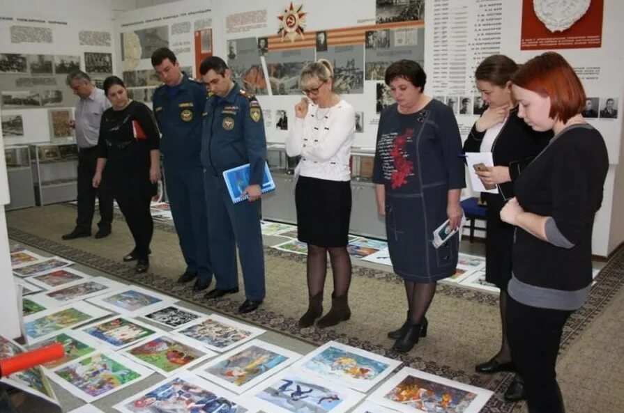 Звезда спасения конкурс рисунков. Конкурс звезда. Конкурс мчс звезда спасения. Конкурс мчс звезда спасения. Рисунок на тему звезда спасения мчс россии.