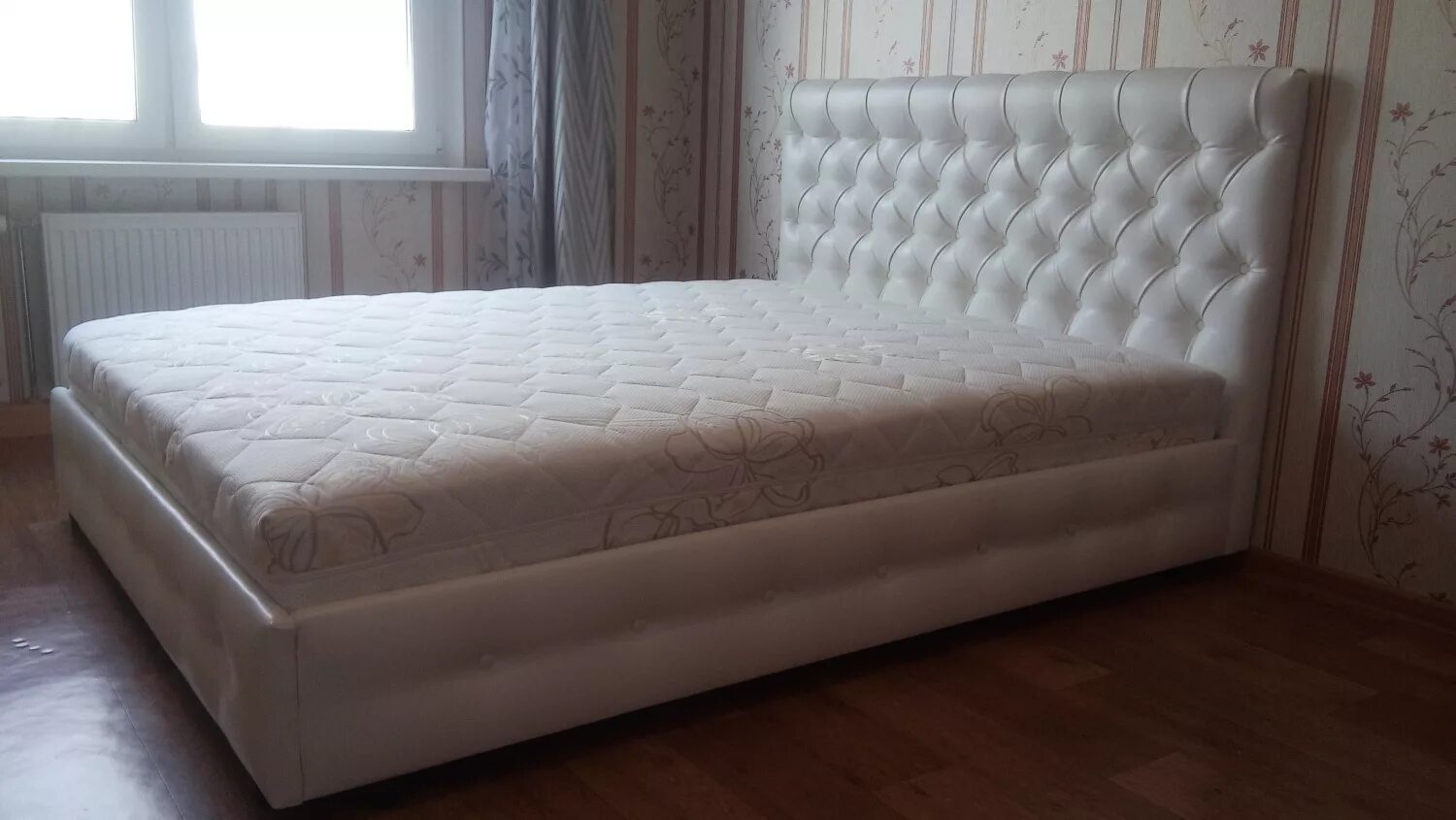 Кровать империя с подъемным. Кровать 160х200 каретная стяжка. кровать империя 160-200. белая кровать с каретной стяжкой. кровать двуспальная с каретной стяжкой.