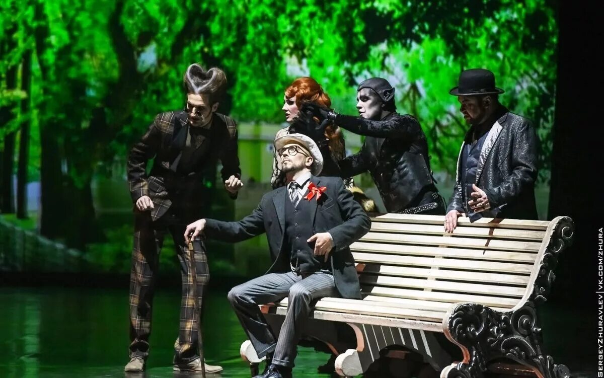 Александр яценко 2023. Воланд новый актер. Мастер и маргарита сериал 2005 воланд. Воланд новый актер. Воланд мастер и маргарита фильм 2005.