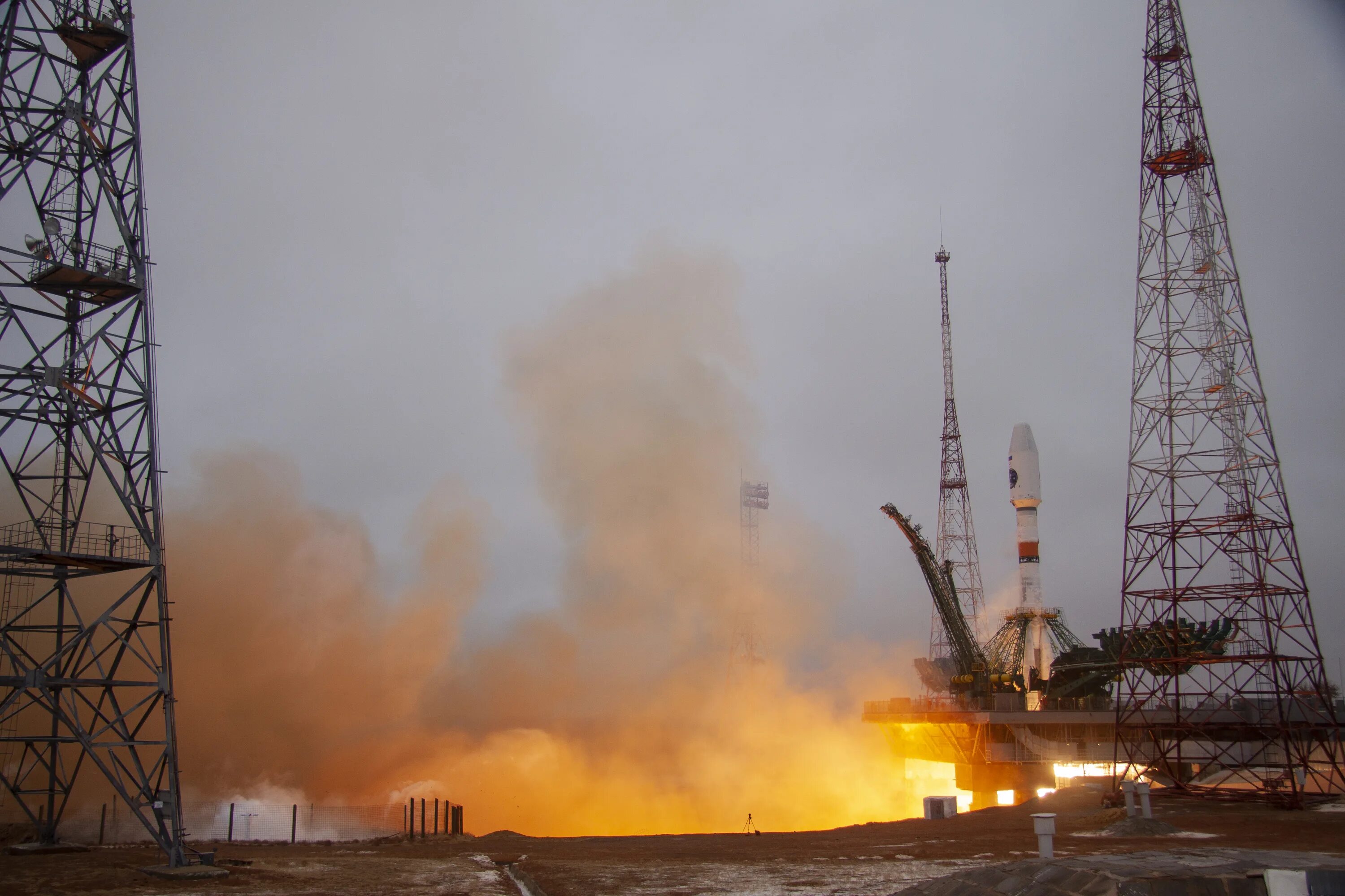 Запуск ракеты сегодня с космодрома байконур. Роскосмос, космодром Байконур, ракета, Союз. Байконур Союз-2.1б. Космодром Байконур запуск ракеты Союз. Ракета на космодроме Байконур.