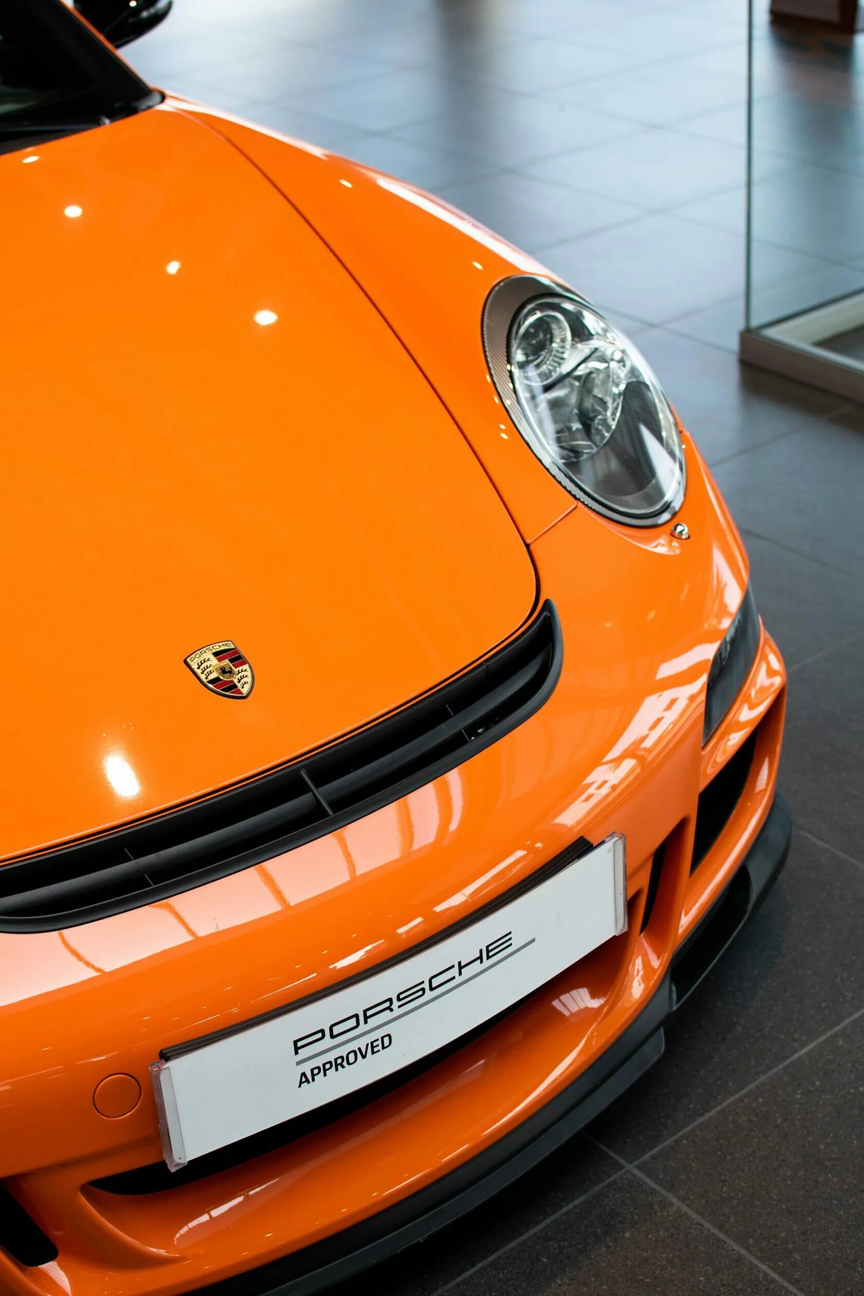 Включи оранжевый автомобиль. Порше 911 оранжевый. Porsche 911 Turbo s оранжевый. Оранжевый порш 911 морда. Оранжевая машина.