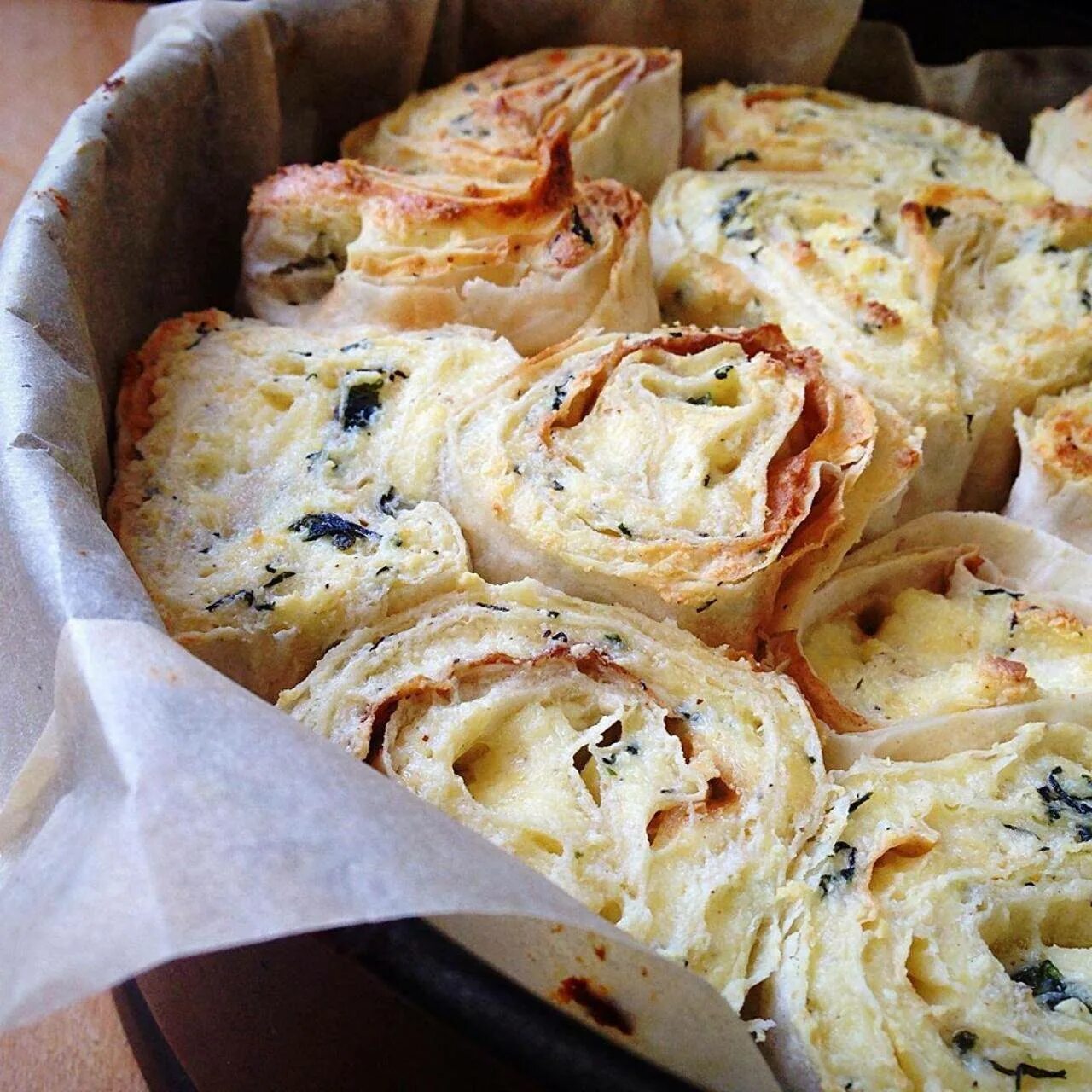 Пирог из лаваша. Ачма армянская. Рулет из лаваша с творогом. Пирог из лаваша с творогом и сыром в духовке. Пирог из лаваша.