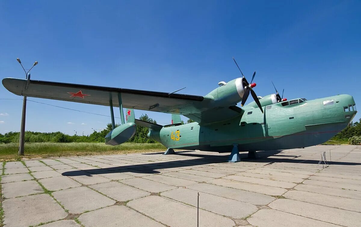 Самолет-амфибия бе-6. Бе-6 гидросамолёт Сафоново. Летающая лодка бе-6. Гидросамолеты СССР бе 6. Б 6 самолет