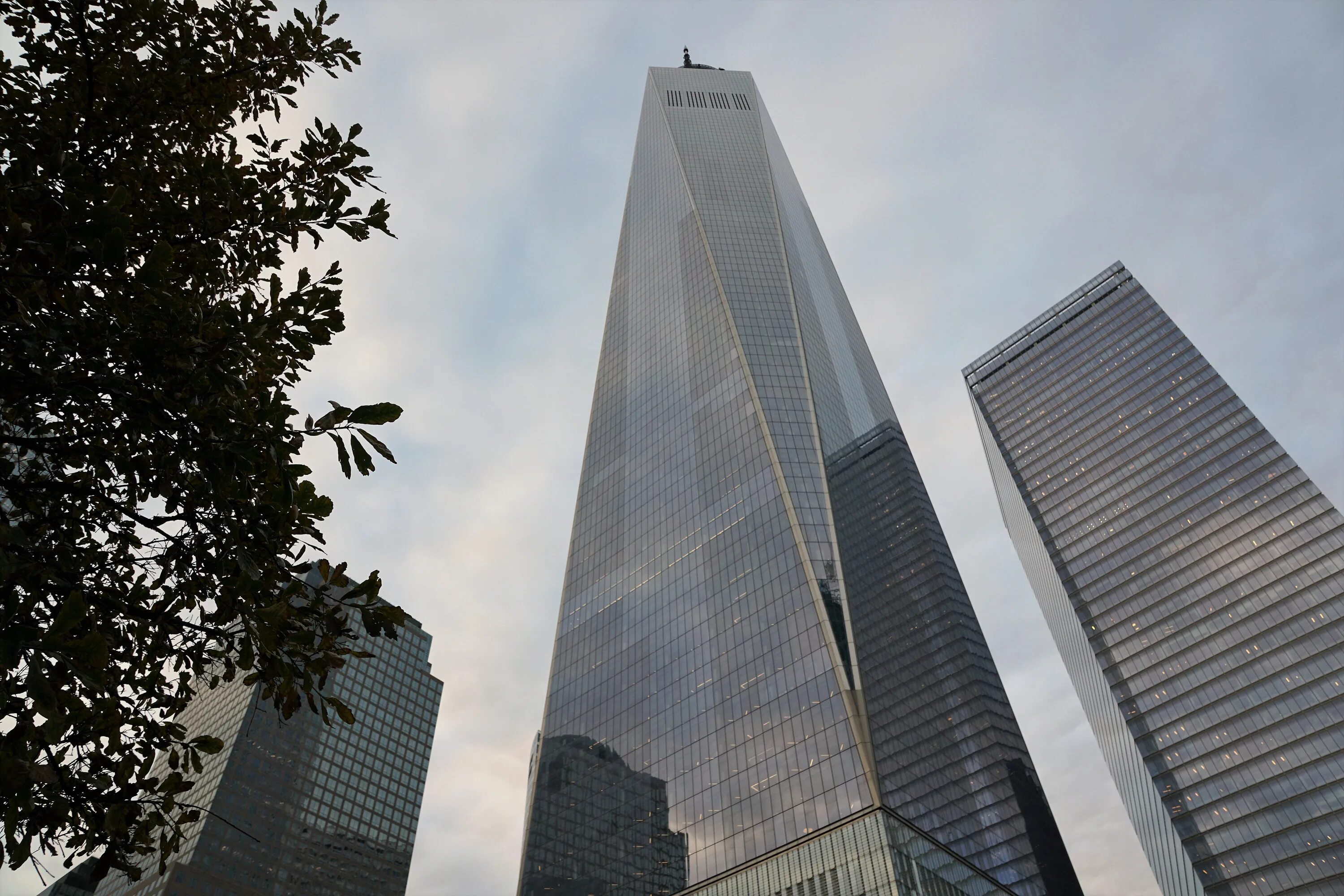 One world new york. Башни США. Самый высокий небоскреб в США. Башня Россия. Марриотт (Всемирный торговый центр).