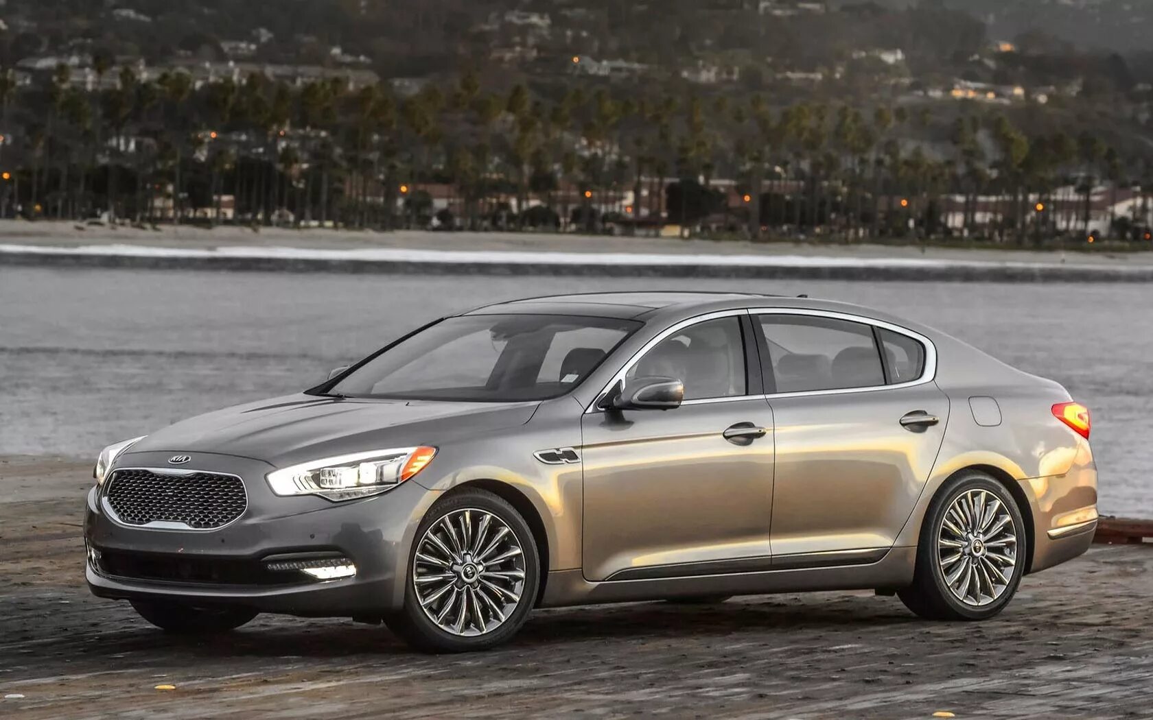 Kia Quoris k900. Киа Кворис 2015. Kia Quoris 2015. Kia k900 2014. Киа хай