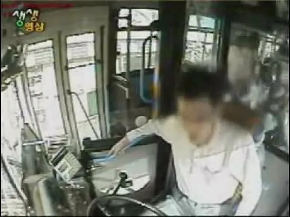 Автобус пассаж. Корейцы в автобусе. маршрутка в подземном переходе.