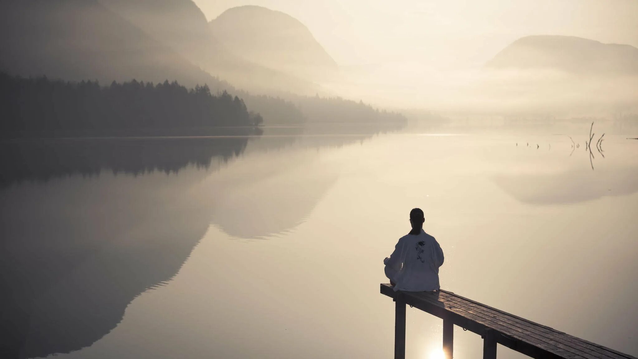 Тишина картинки. Тишина и спокойствие. Невозмутимое спокойствие. Природа тишина умиротворение. Невозмутимое спокойствие.