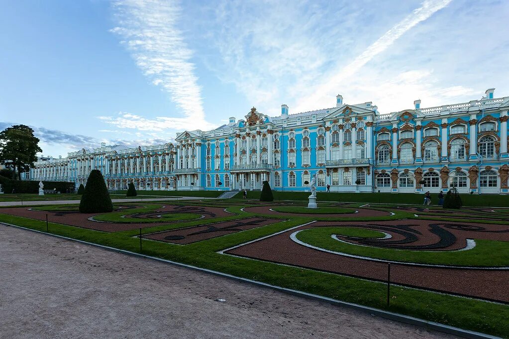 Catherine palace. Екатерининский дворец Москва Суворовская площадь. Большой Екатерининский дворец HD. Бело голубой дворец в Питере. Екатерининский дворец плохое качество.