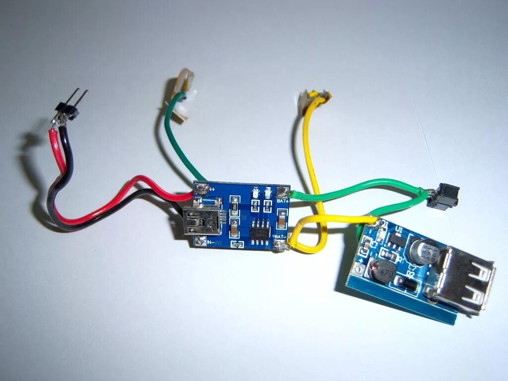 Самодельный 18650. Плата зарядки для повербанка 18650. Плата зарядки для 18650 аккумуляторов. Плата аккумуляторов 18650 для повербанка. Модуль зарядки для аккумуляторов 18650.