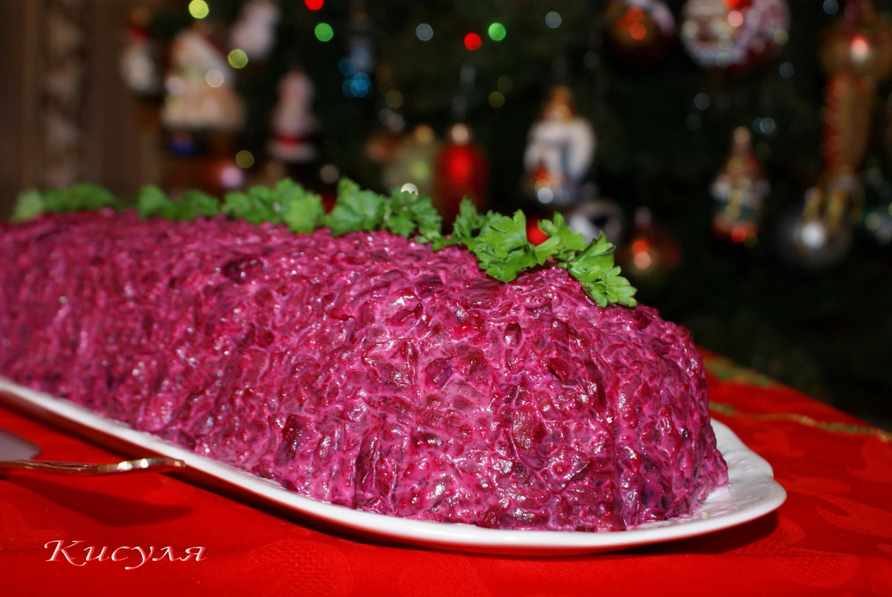 Селедка под шубой на новый год. Салад селёдка под шубой. Селедка подшуба. Салат под шубой на новый год. Селёдка под шубой классический.