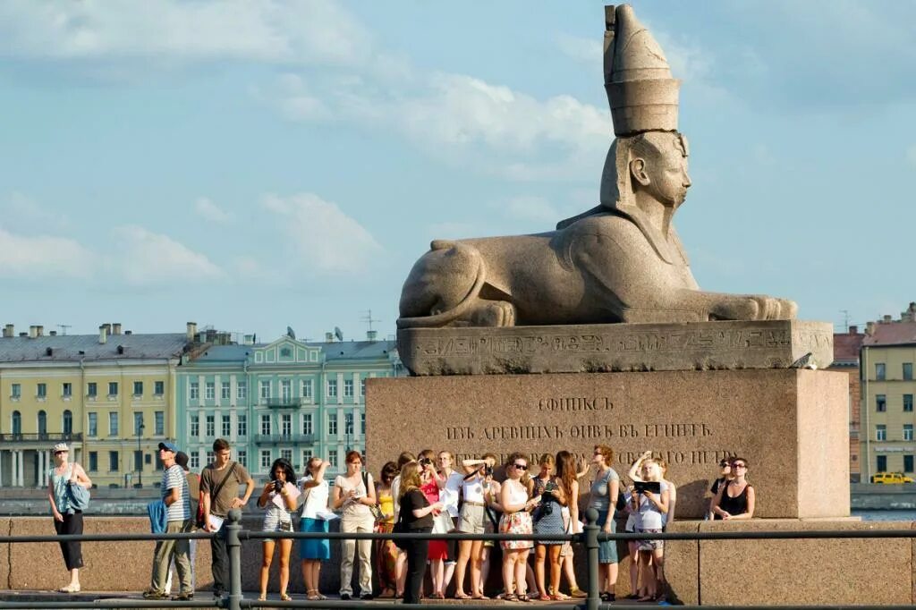 Сфинксы в питере. Сфинксы в Санкт-Петербурге Васильевский остров. Достопримечательности Васильевский остров Санкт-Петербург сфинксы. Сфинксы на Васильевском острове. Сфинксы из Египта в Санкт-Петербурге.