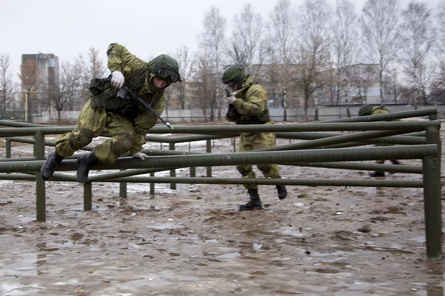 Молниеносные войска. Полоса препятствий спецназа. Тренировка военных. Тренировка солдат. Тренировка военных РФ.