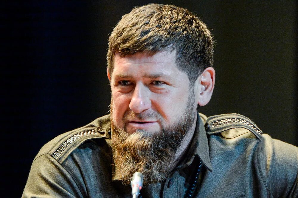 Рамзан кадыров 2008. Рамзан кадыров. Сколько лет кадырову чечня. Сколько лет кадырову чечня. Глава чечни рамзан кадыров.