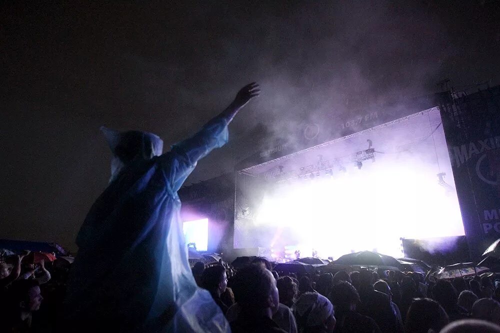 The concert start. The Cure в Москве 2012. The Cure в Москве. Фанаты Cure.