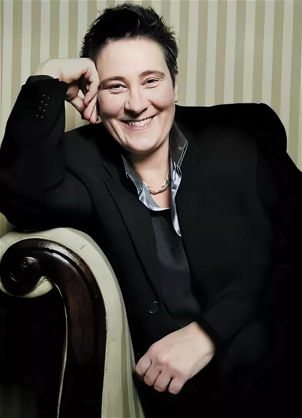 22 lang. Ник ланг. k d lang и ее девушка. kd lang в молодости. kd lang википедия.