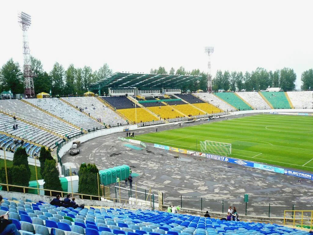 Стадион Украина Львов. Стадион Украина Карпаты. Львовский стадион стадион. Ukraina Stadium Карпаты Львов Украина футбольный стадион.