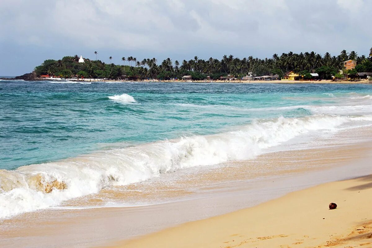 Унаватуна Шри Ланка. Шри Ланка Унаватуна риф. Пляж Унаватуна. Unawatuna Beach Шри Ланка.