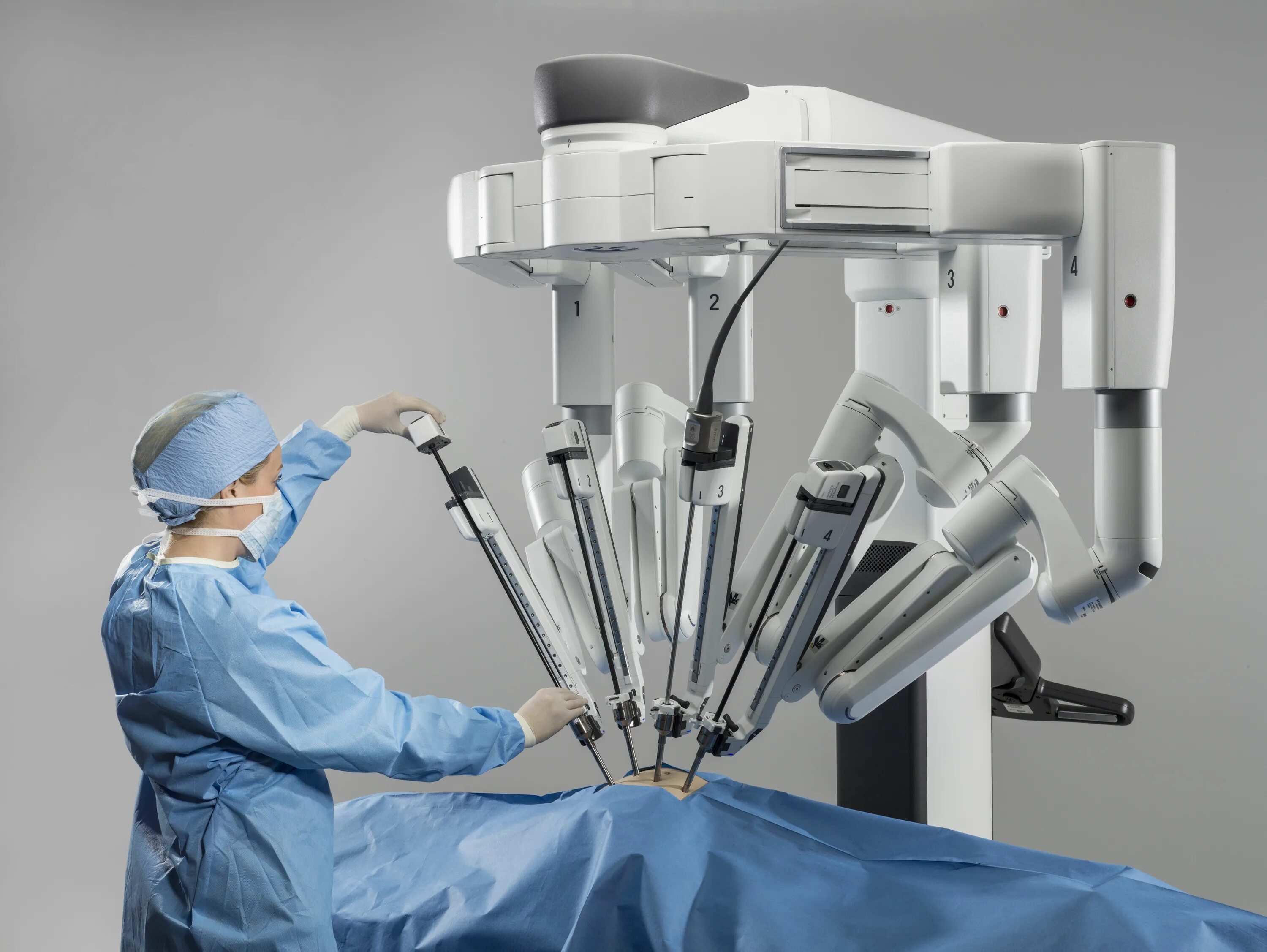 Робот-хирург da Vinci (да Винчи). Da Vinci операционный робот. Хирургический робот DAVINCI. Роботизированная хирургическая система da Vinci.