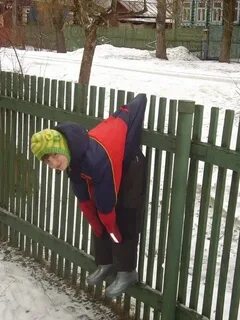 Не лазайте через забор