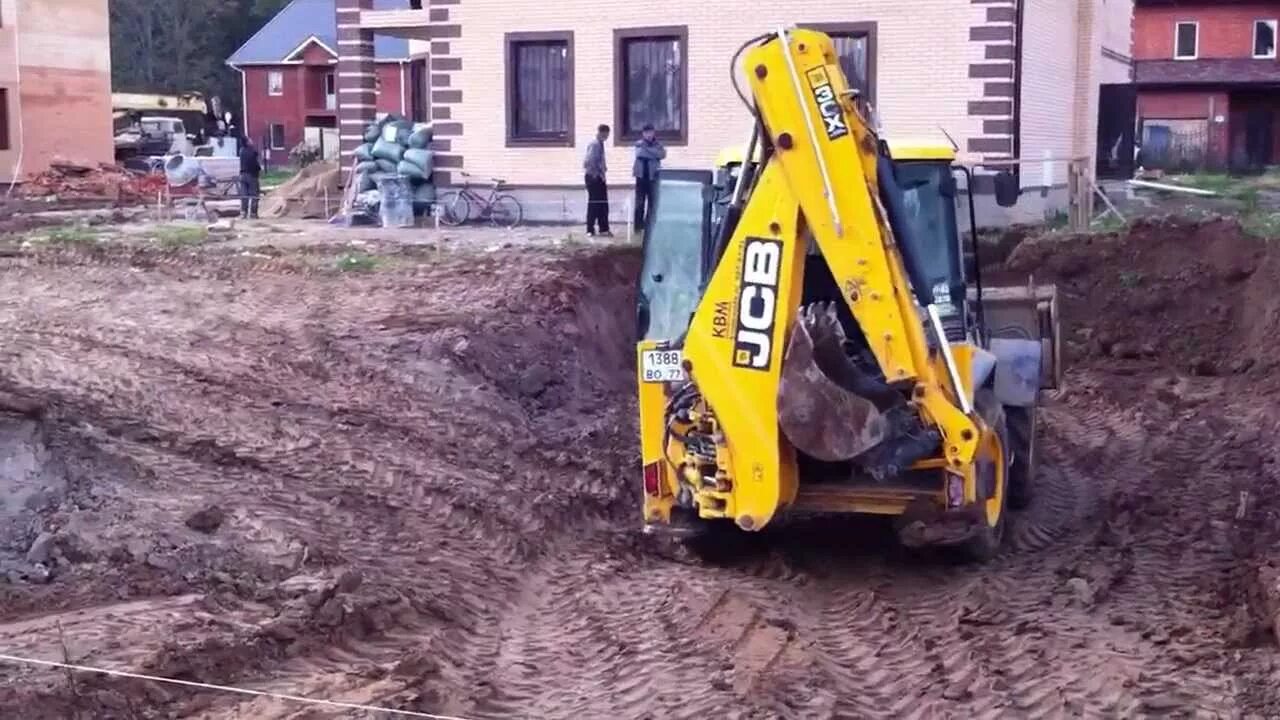 Аренда экскаватора погрузчика vyvoz musora24. JCB 3cx Eco. Супер экскаватор. Гараж для экскаватора погрузчика.