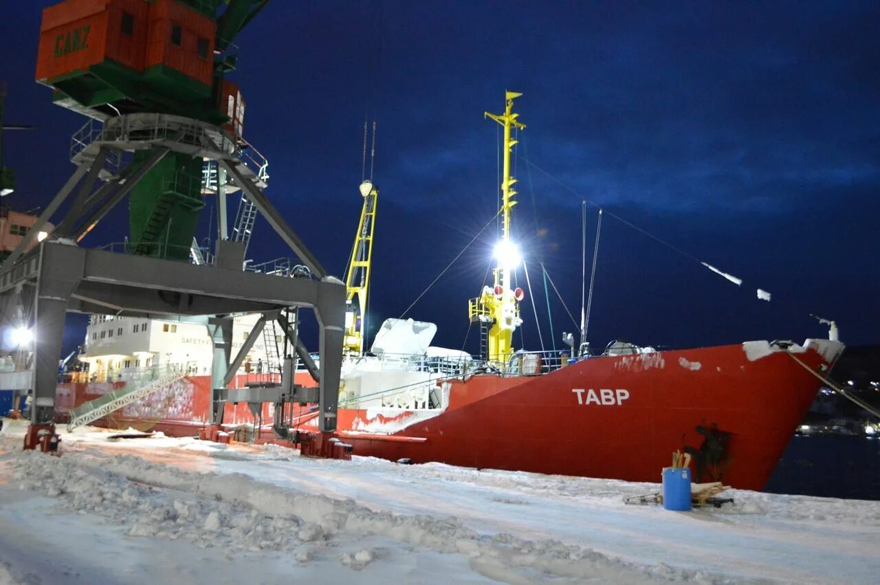 Приход судов в порт. Рыбный порт Мурманск. Морской рыбный порт Мурманск. Мурманском морском Рыбном порту.. Мурманский рыбный порт 1920.