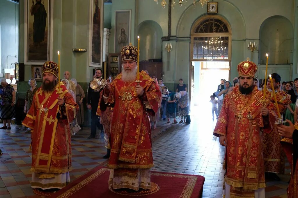 Рюменское,,масквичи,,вика,,и,,катя,храме,,область. Епископ тарусский иосиф викарий калужской епархии. Богослужение в калужских храмах. Иерей иоанн боков. Богослужение в калужских храмах.