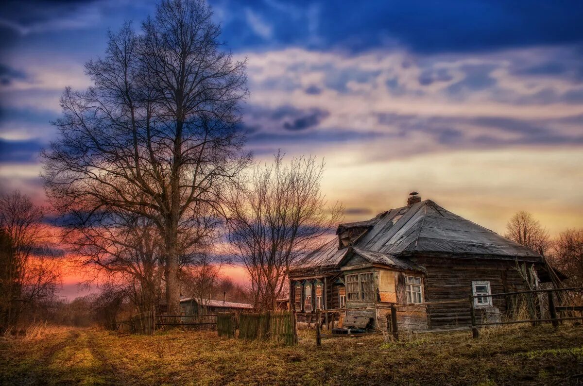 Вечер в деревне летом. Зайнабар зайкин деревня тихое. Мертвая деревня. Домик в деревне. Природа деревня.