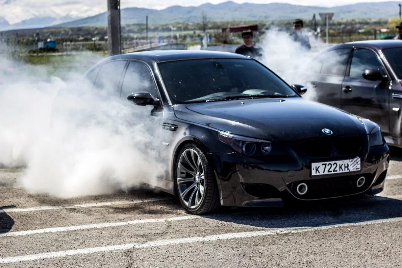 Bmw m5 дрифт. Bmw 5 дрифт. Бмв е60 дрифт. Бмв м5 е60 дрифт. Bmw 5 дрифт.