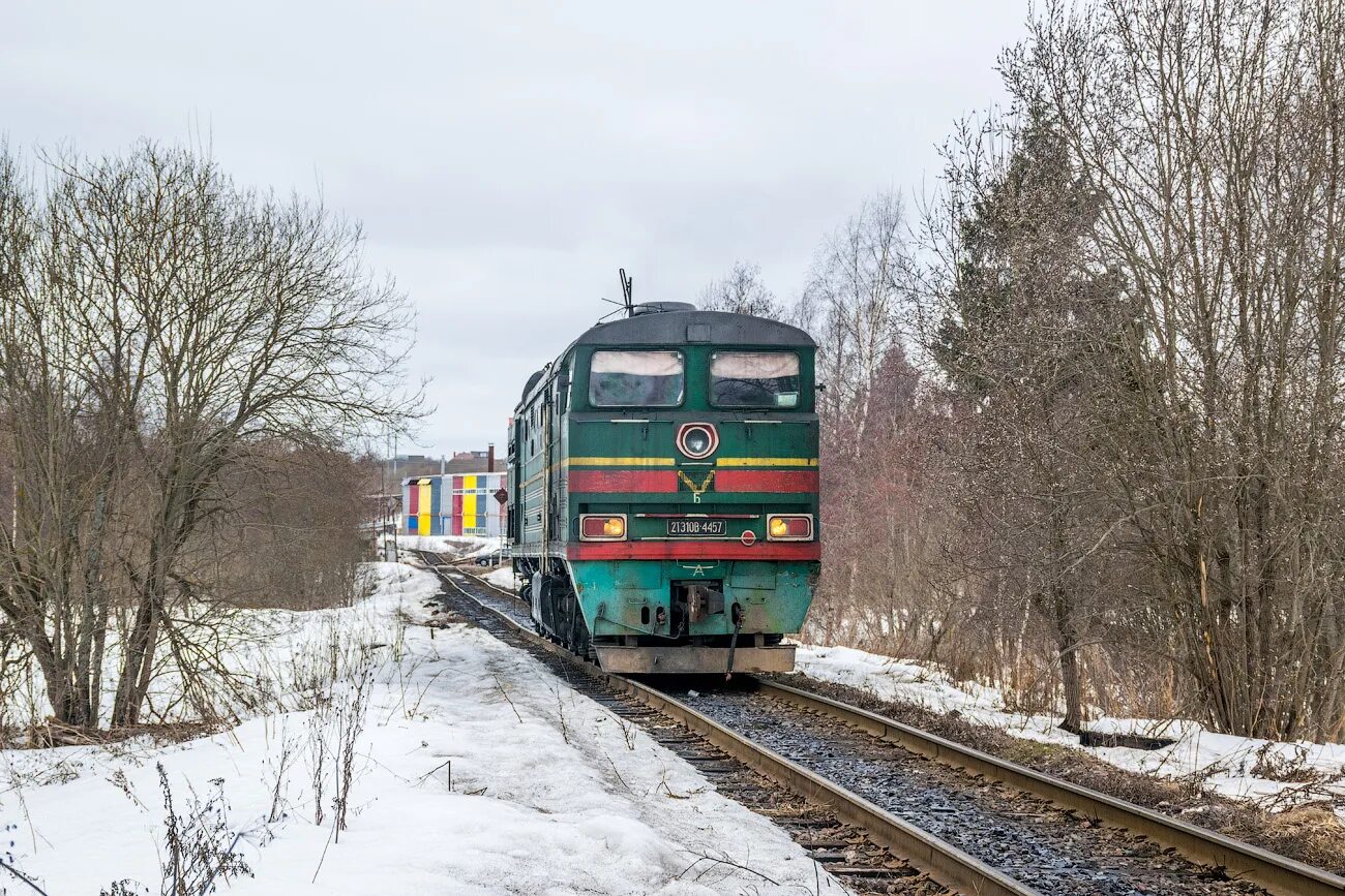 Электрички бужаниново александров. 2тэ10в-4457. Локомотив ЖД. Станция Бужаниново электрички. Станция Бужаниново зима.