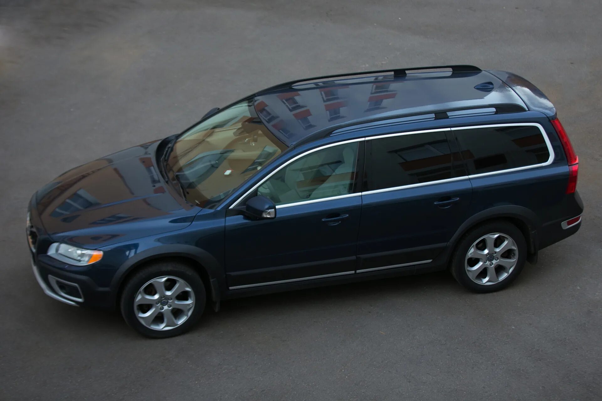 Вольво 70 хс купить. Volvo xc70 синий. Вольво хс70 2014. Вольво xc70 синяя. Volvo xc70 III.