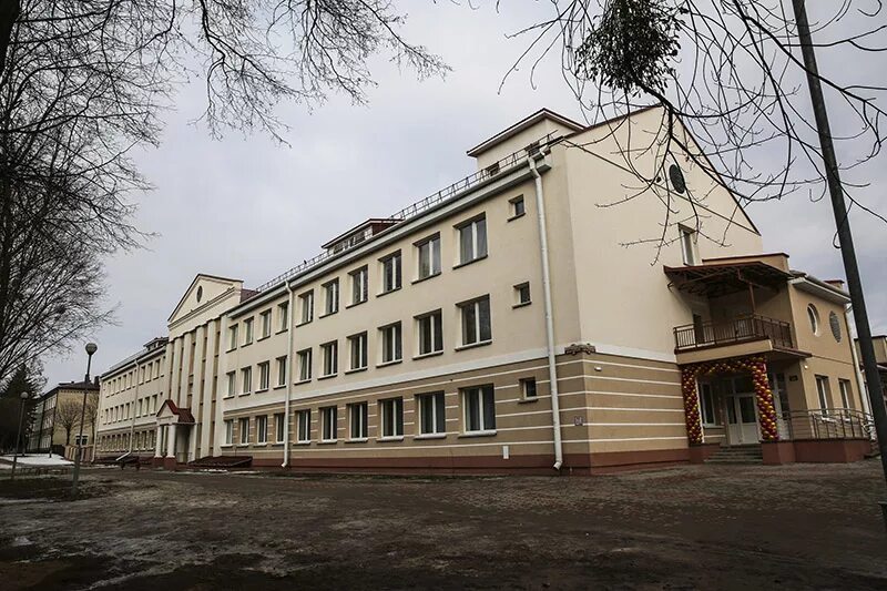 Колледж фото. Барановичи исполнительный комитет. Барановичи колледж сферы обслуживания. Барановичский государственный колледж машиностроения общежитие. Брестский колледж сферы и обслуживания.
