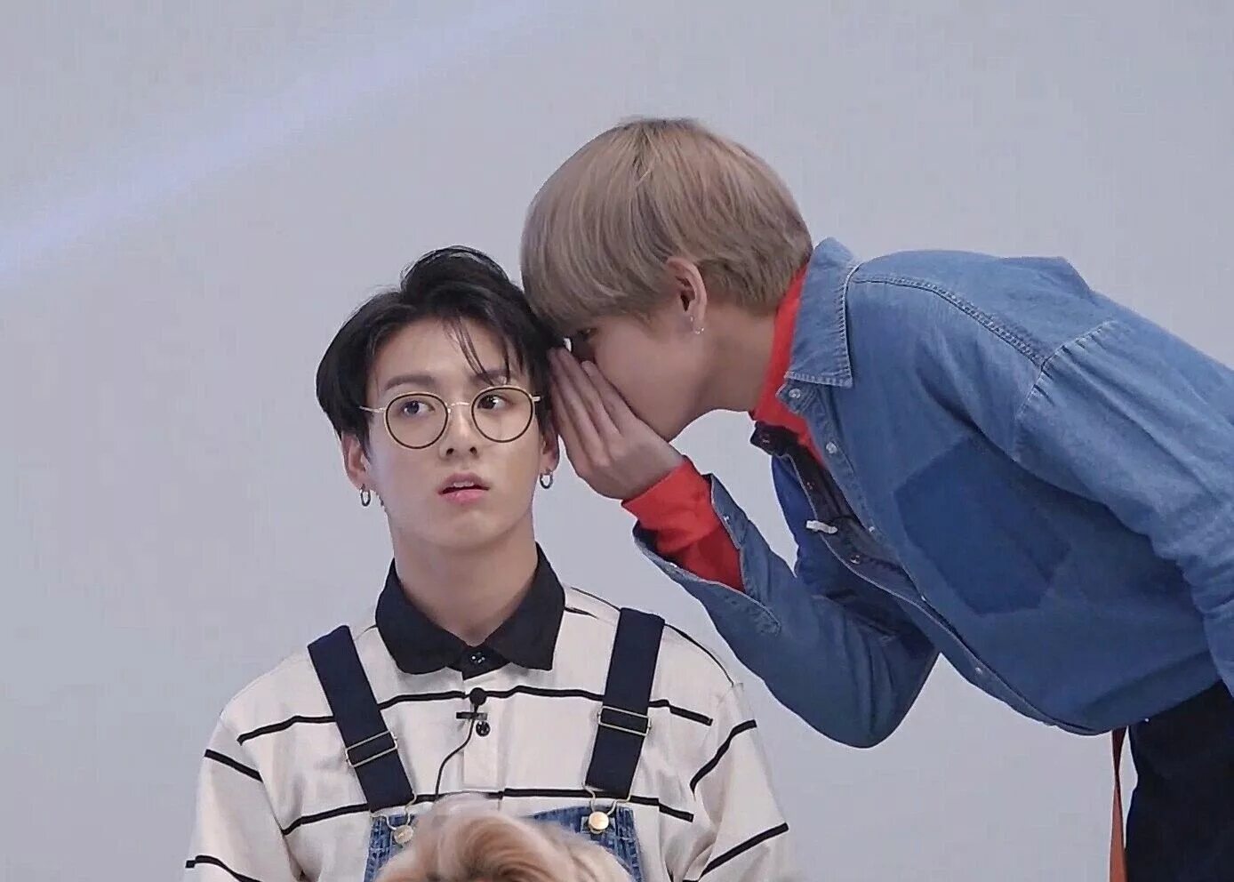 Тэхен какой в отношениях. Бтс taekook. бтс чонгук и тэхён 2019. вигуки бтс. ран бтс тэхен и чонгук.