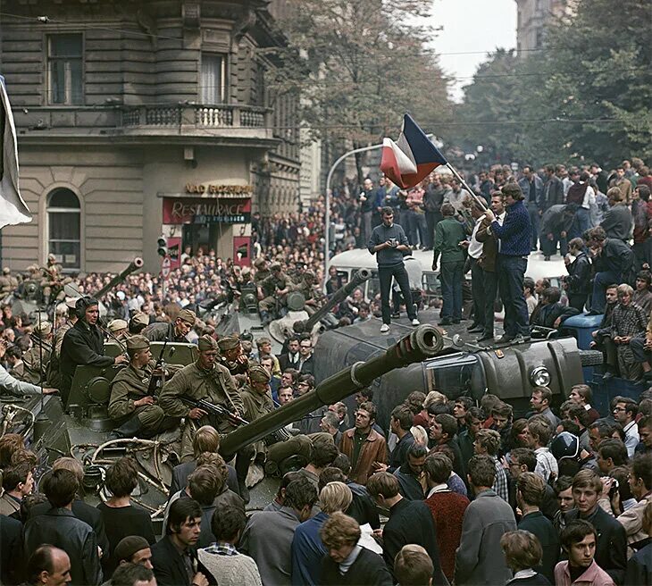 Время в чехословакии. Операция Дунай 1968.