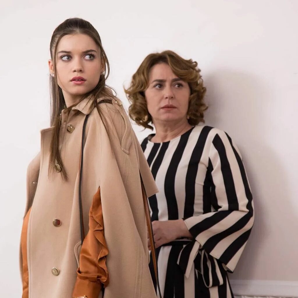 Госпожа фазилет и ее дочери сериал. Хазан турецкий сериал. Турецкий сериал дочки фазилет. Госпожа фазилет и ее дочери сериал 130 серия. Дочери госпожи фазилет 27.