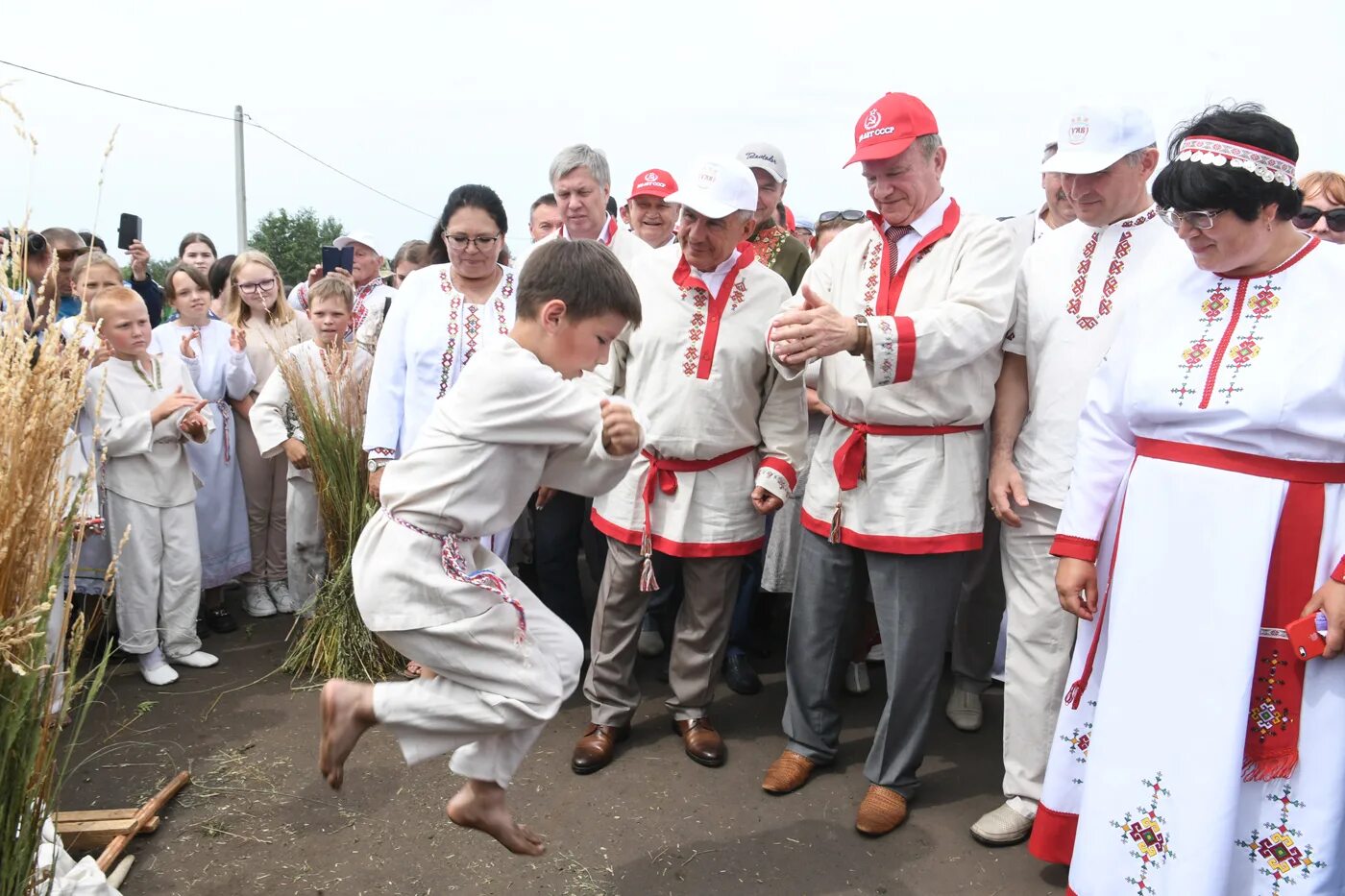 Национальный праздник чувашей. Уяв Чувашский праздник. Национальный праздник чуваш Уяв. Праздник Уяв в Татарстане. Фестиваль Чувашской культуры.